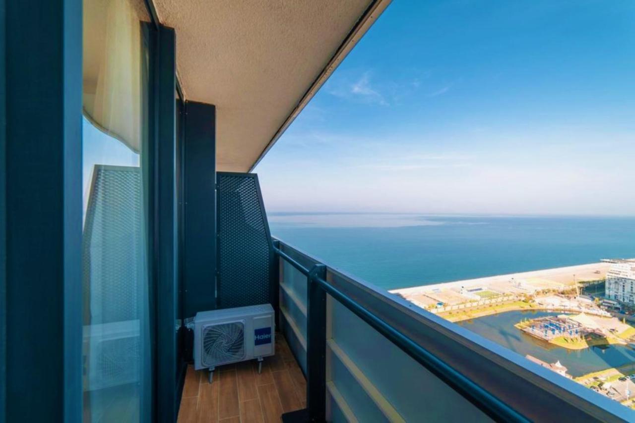 Orbi City Twins Tower Batumi Esterno foto