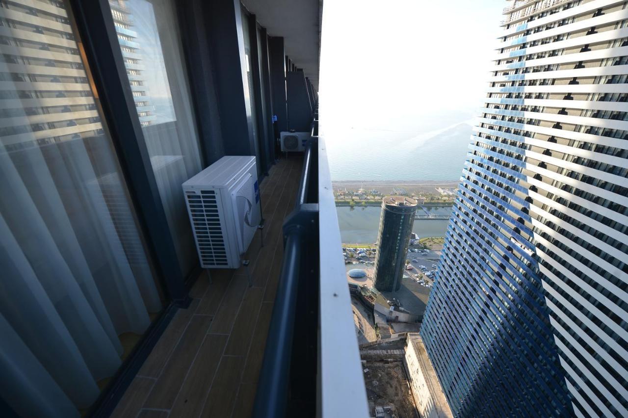 Orbi City Twins Tower Batumi Esterno foto
