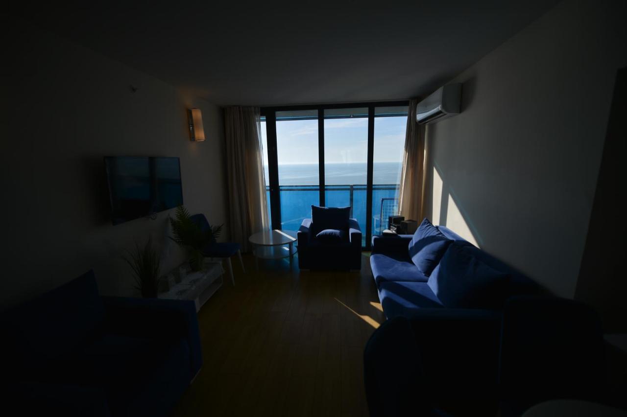 Orbi City Twins Tower Batumi Esterno foto