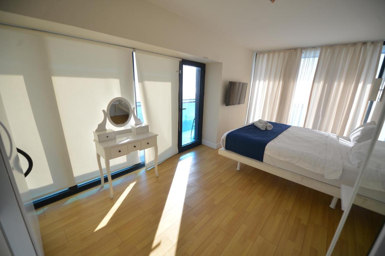 Orbi City Twins Tower Batumi Esterno foto