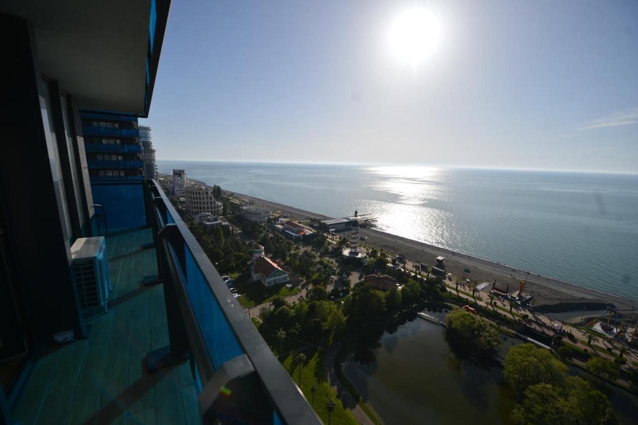 Orbi City Twins Tower Batumi Esterno foto