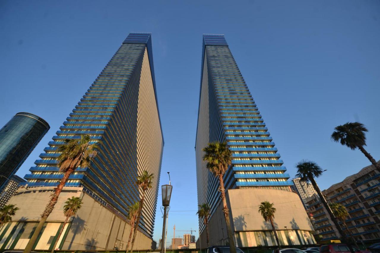 Orbi City Twins Tower Batumi Esterno foto