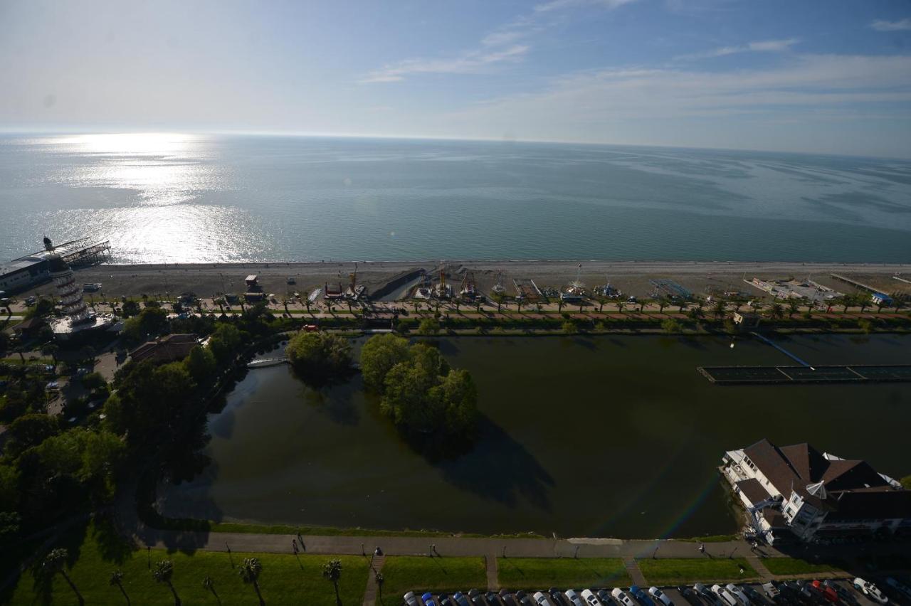 Orbi City Twins Tower Batumi Esterno foto