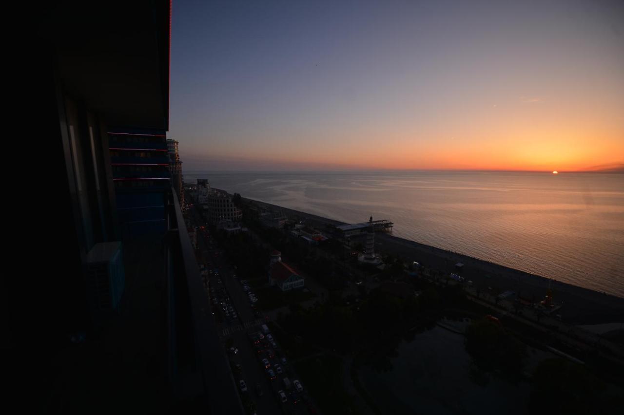 Orbi City Twins Tower Batumi Esterno foto